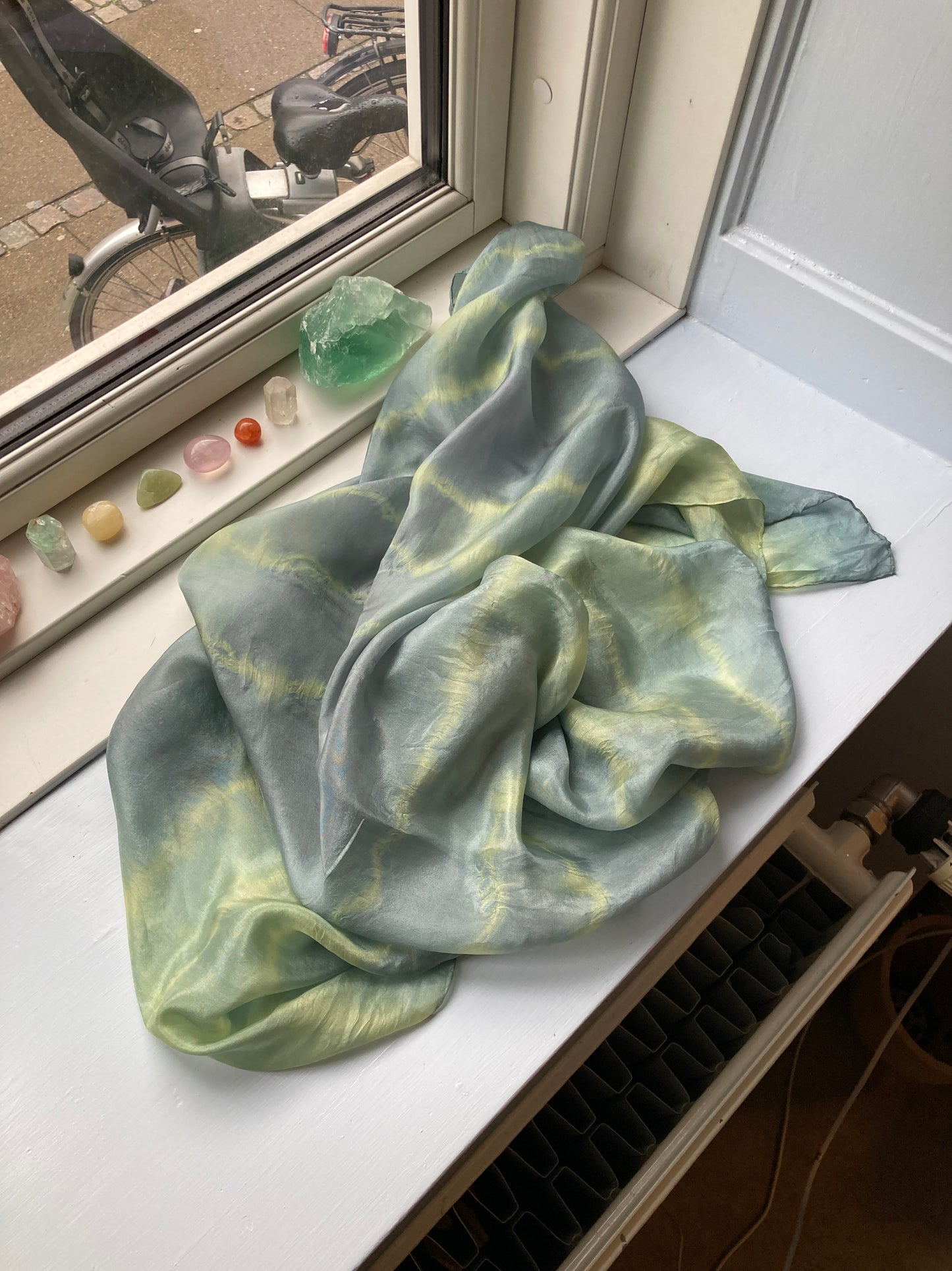 Silketørklæde - Kamille & rødkål (90x90)